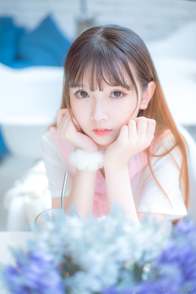 “江夏烽火，不好！”陈到厉声喝道：“响号！”